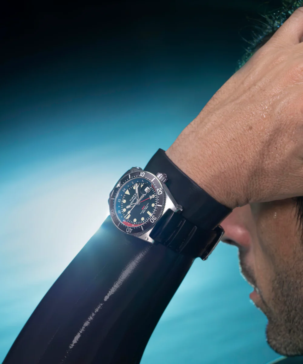 Deepwater Reef 200 GMT 41mm Synthetic Rubber Strap Watch - Image 3