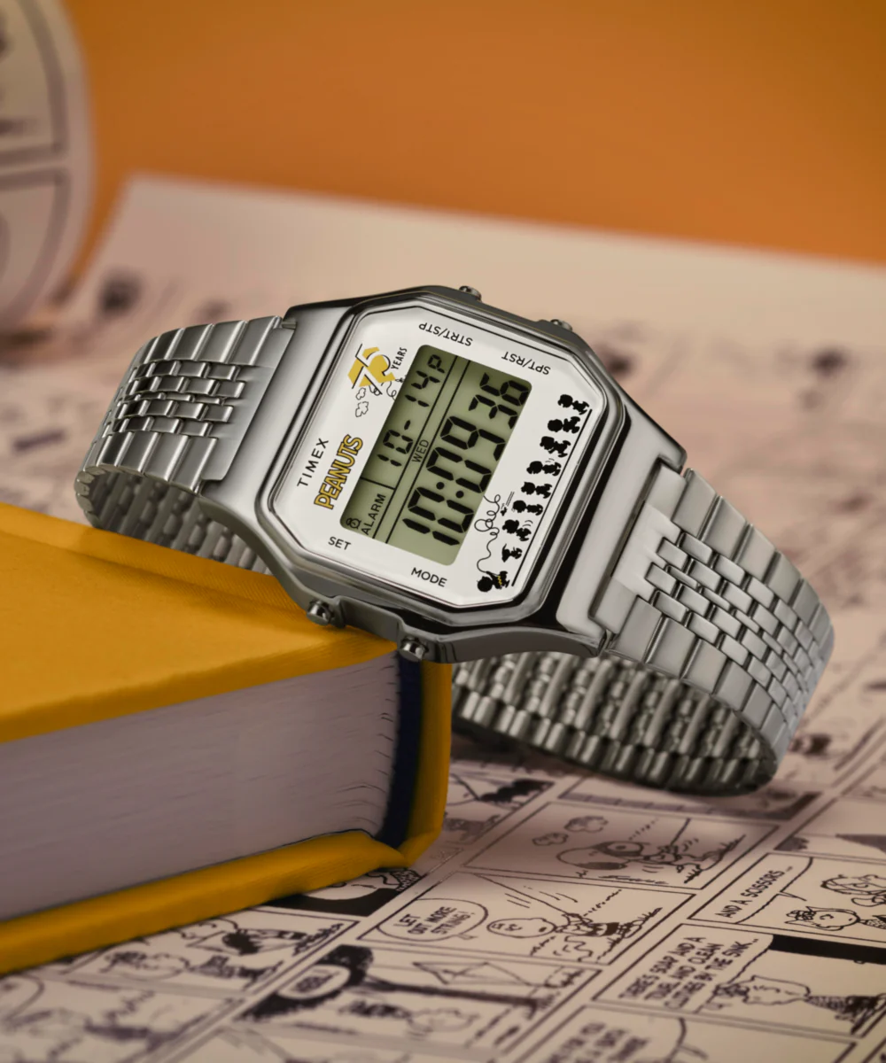 Peanuts® x Timex T80 75th Anniversary Edition 34mm Stainless Steel Bracelet Watch - Image 7